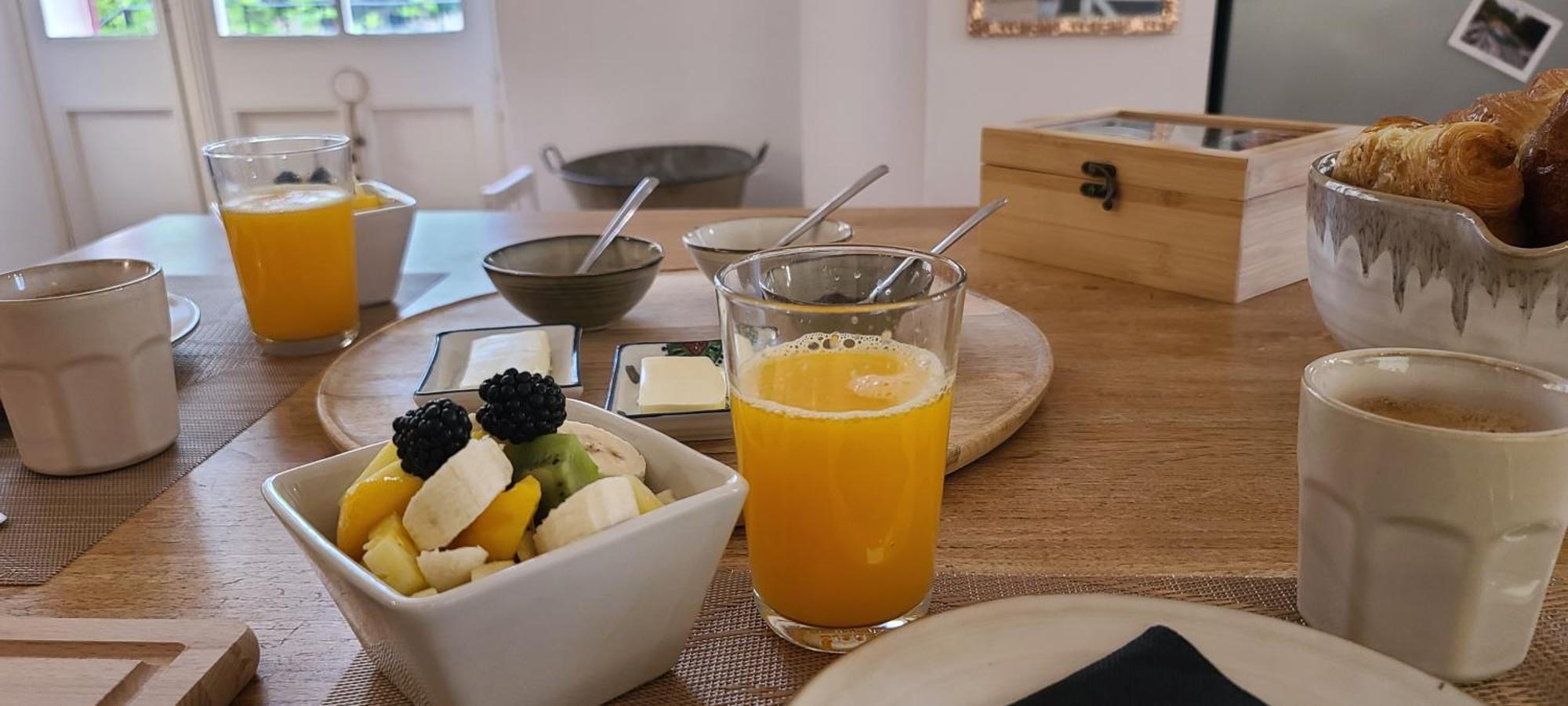 Le Manoir Du Moulin De Madame Bed & Breakfast วีเนิฟ-โซร์-ล็อต ภายนอก รูปภาพ