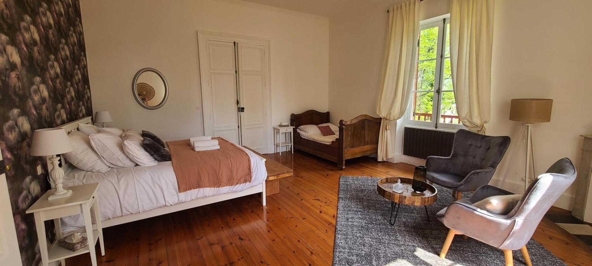 Le Manoir Du Moulin De Madame Bed & Breakfast วีเนิฟ-โซร์-ล็อต ภายนอก รูปภาพ