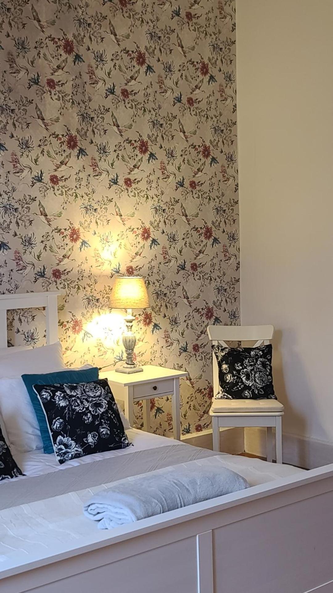 Le Manoir Du Moulin De Madame Bed & Breakfast วีเนิฟ-โซร์-ล็อต ห้อง รูปภาพ