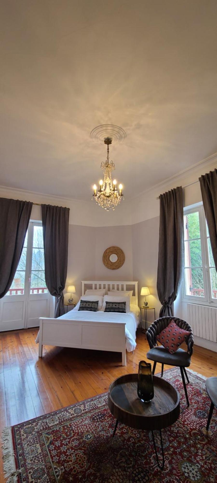 Le Manoir Du Moulin De Madame Bed & Breakfast วีเนิฟ-โซร์-ล็อต ห้อง รูปภาพ