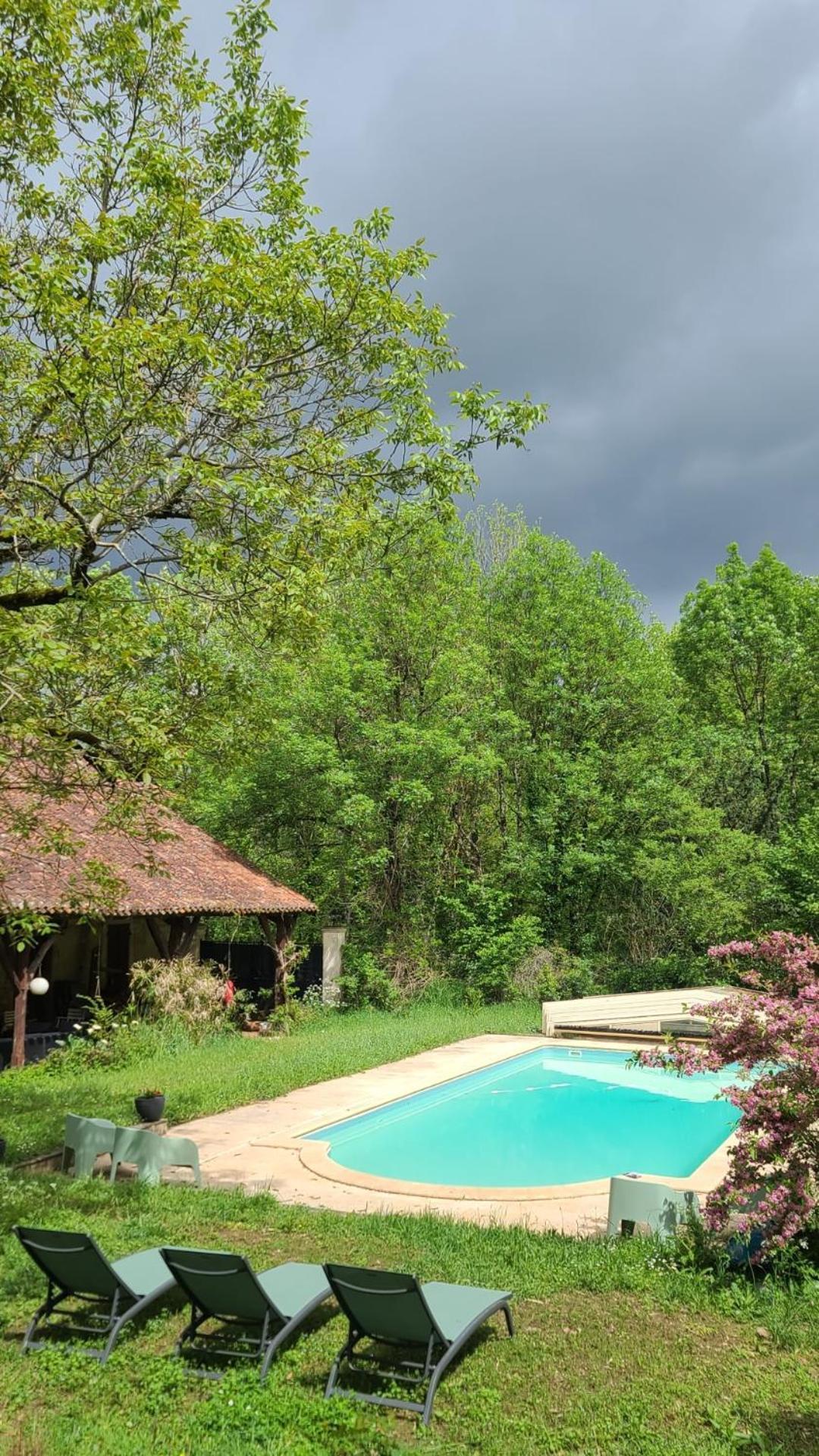 Le Manoir Du Moulin De Madame Bed & Breakfast วีเนิฟ-โซร์-ล็อต ภายนอก รูปภาพ